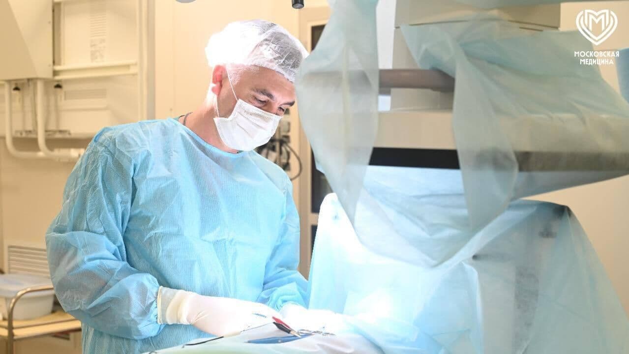 В Москве провели уникальную операцию на сердце