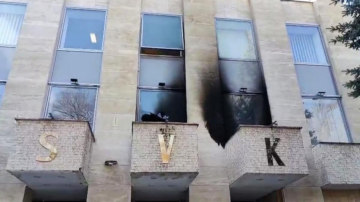 Захарова назвала атаку на Русский дом в Чехии варварской