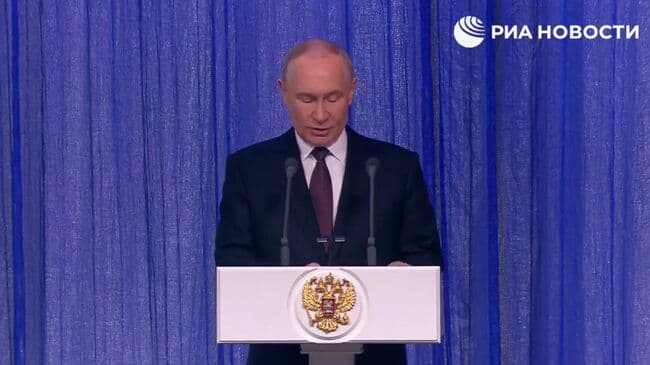 Путин поздравил сотрудников Росгвардии с Днем национальной гвардии