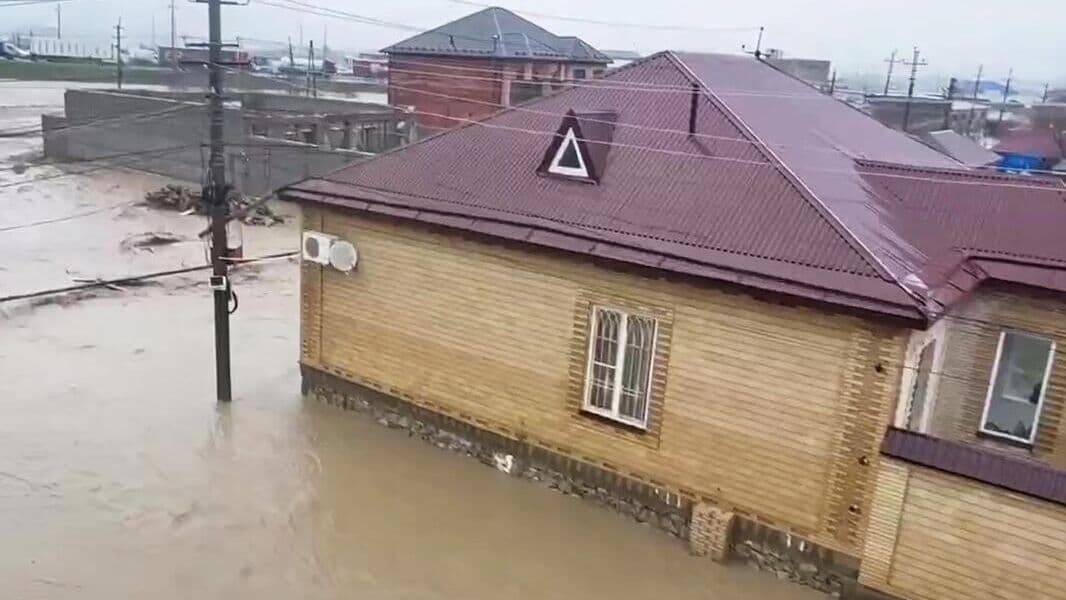 Девять сел в Дагестане остались без сообщения из-за подтопления моста