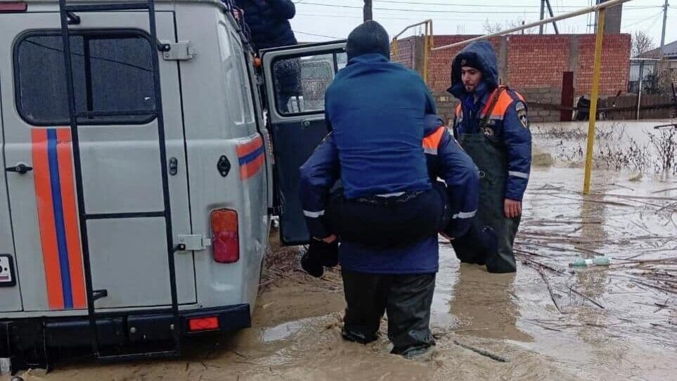 Путин назвал погоду в Дербенте аномальной