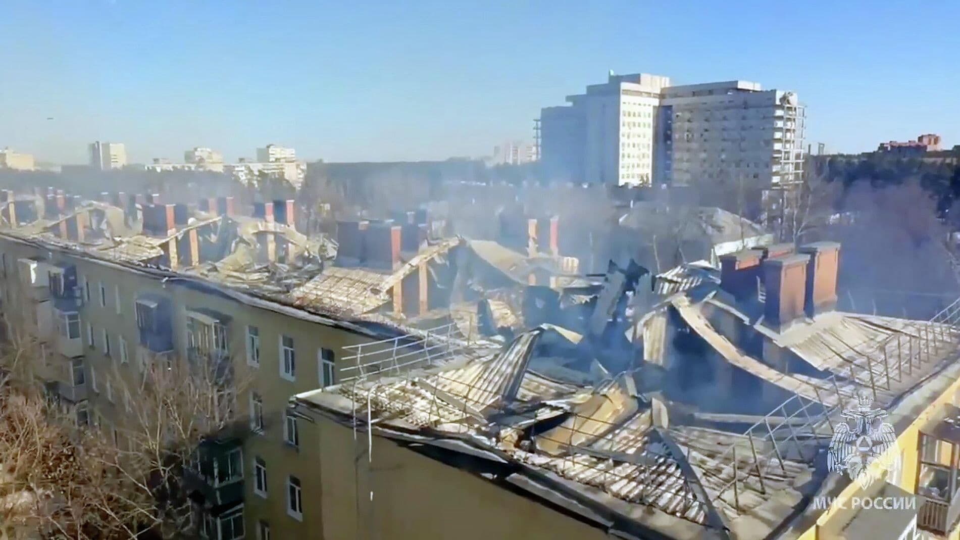 В Жуковском ликвидировали открытое горение на пожаре в жилом доме