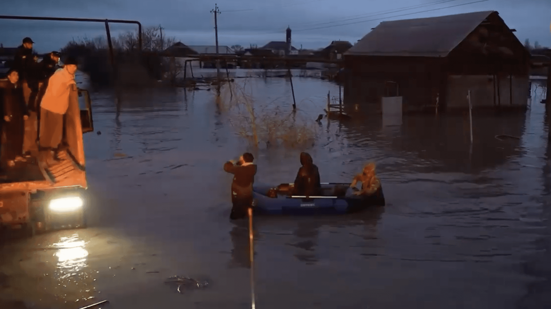 Путин поручил создать правительственную комиссию по паводку в Дагестане