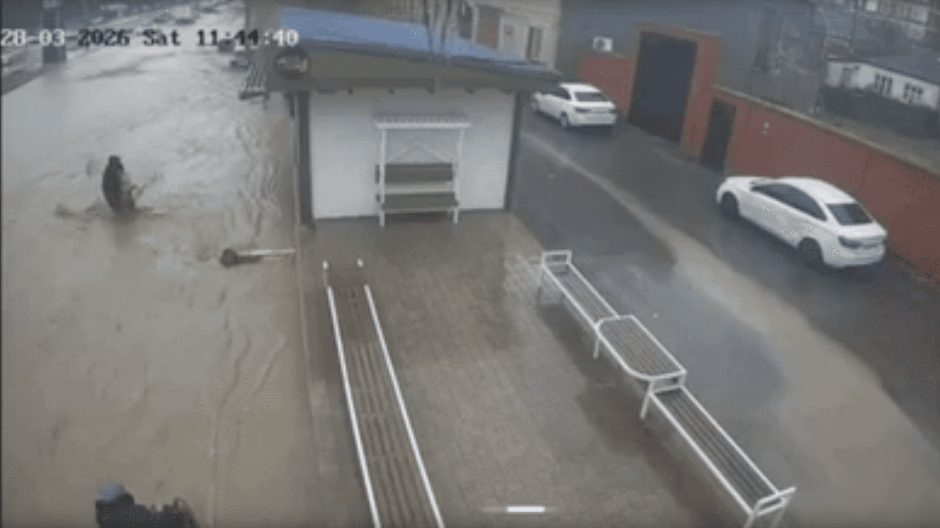 Спасший девочку во время наводнения в Махачкале не считает себя героем