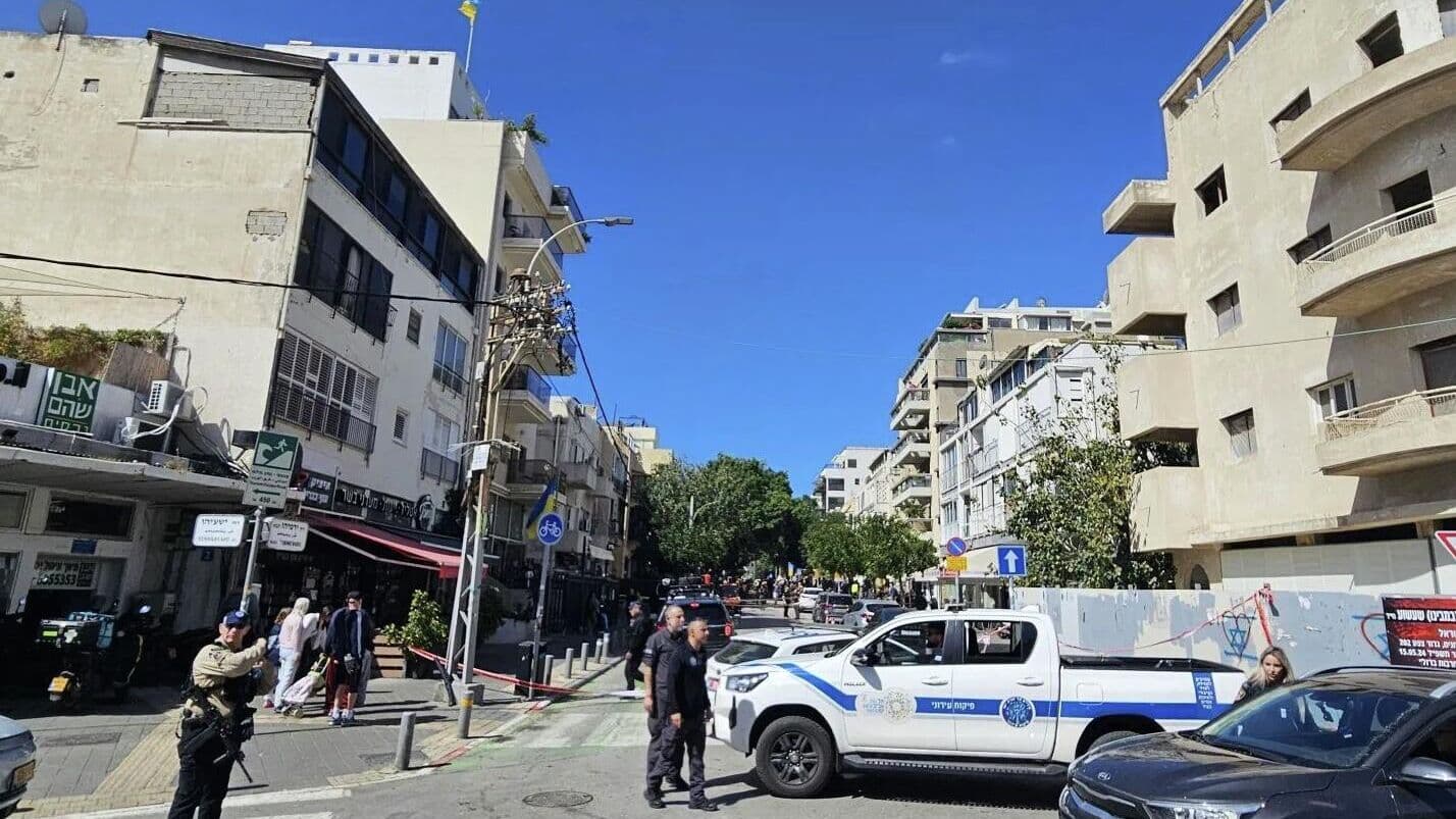 Обломки ракеты упали рядом с посольством Украины в Тель-Авиве