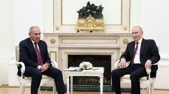 Диалог с Пашиняном носит честный и прямой характер, заявил Путин