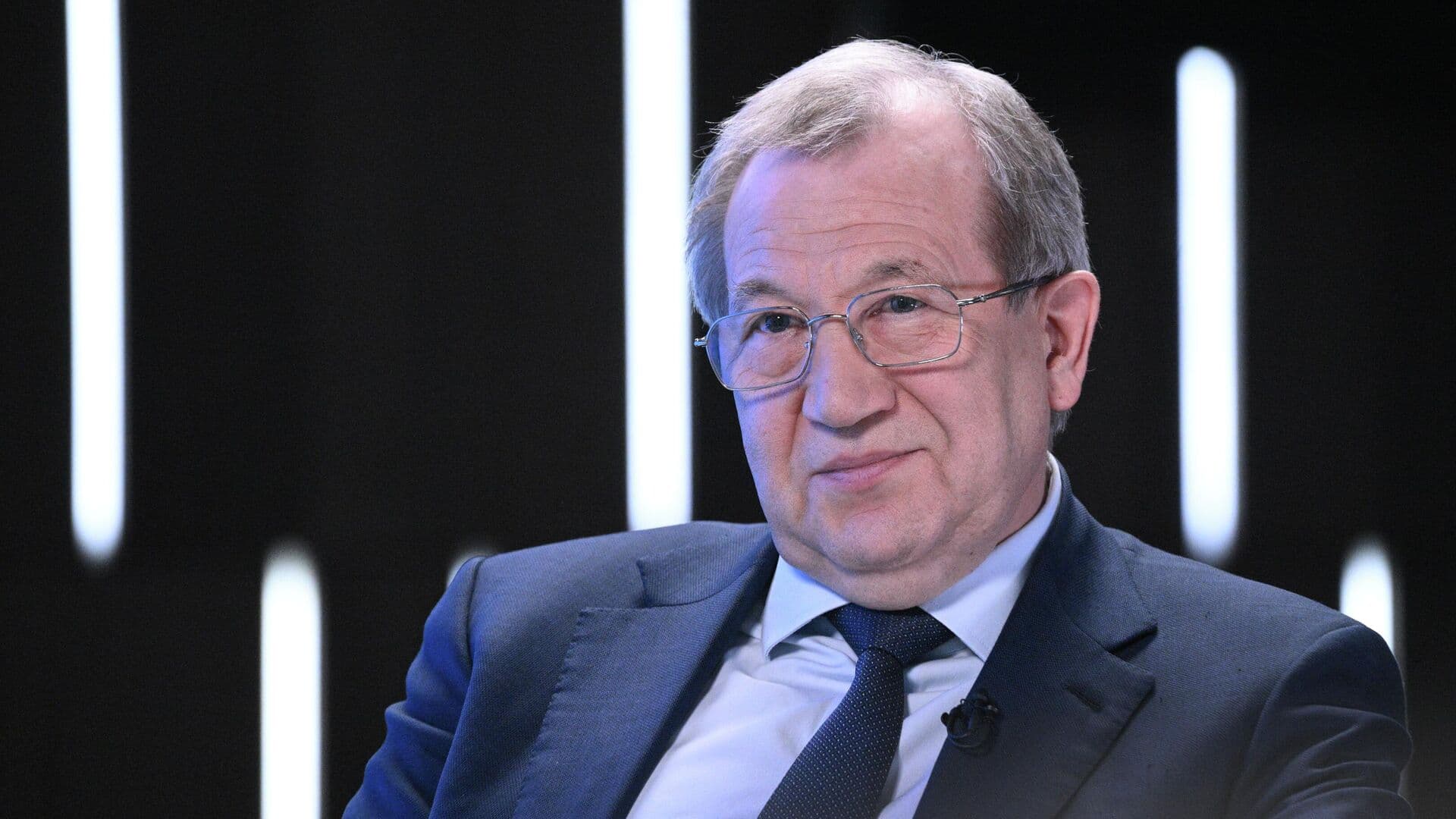 Десятилетнего школьного образования достаточно, считает глава РАН