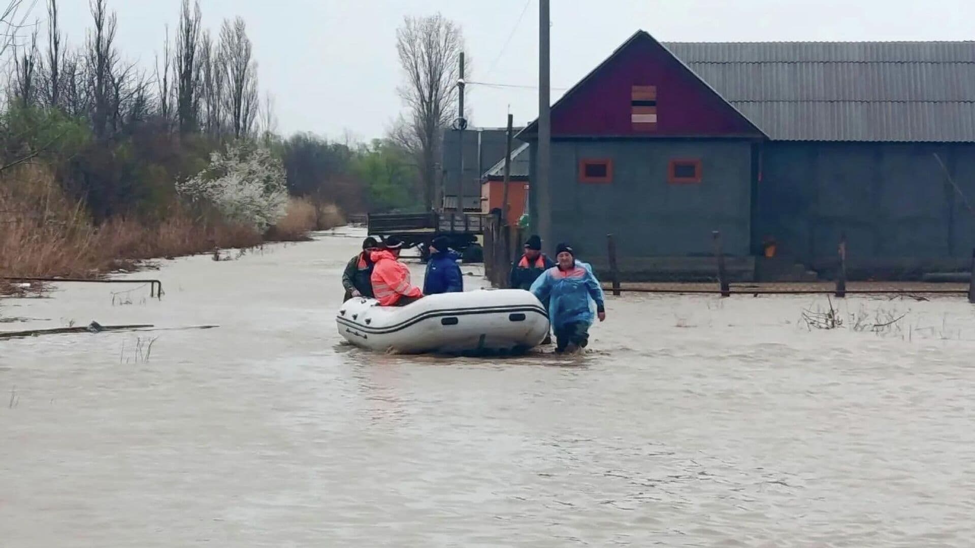 В Дербентском районе Дагестана появилась угроза затопления