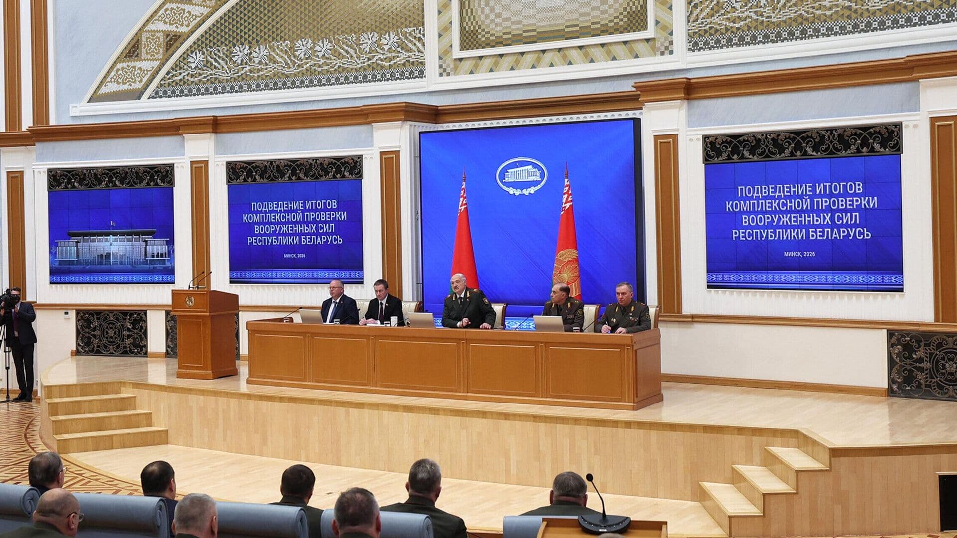 Лукашенко назвал численность белорусской армии в случае войны