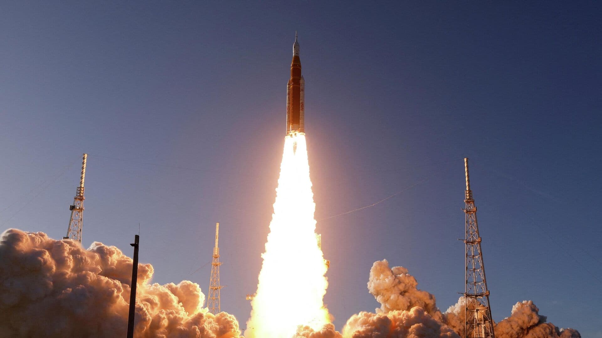 Корабль НАСА осуществил маневр выхода на траекторию к Луне