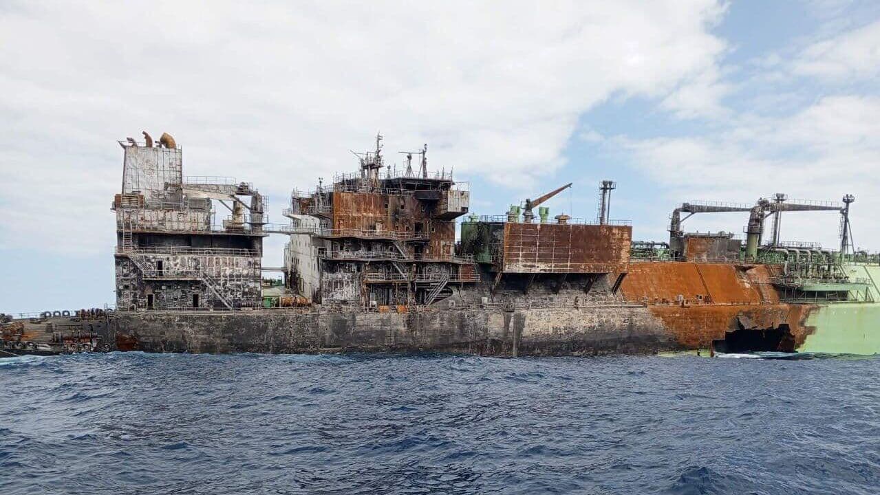 Российский газовоз "Арктик Метагаз" отбуксировали в международные воды