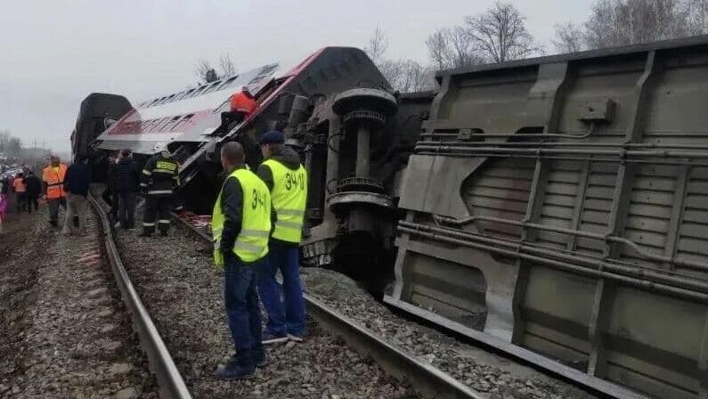 Четыре группы детей из Челябинской области ехали в поезде во время ЧП