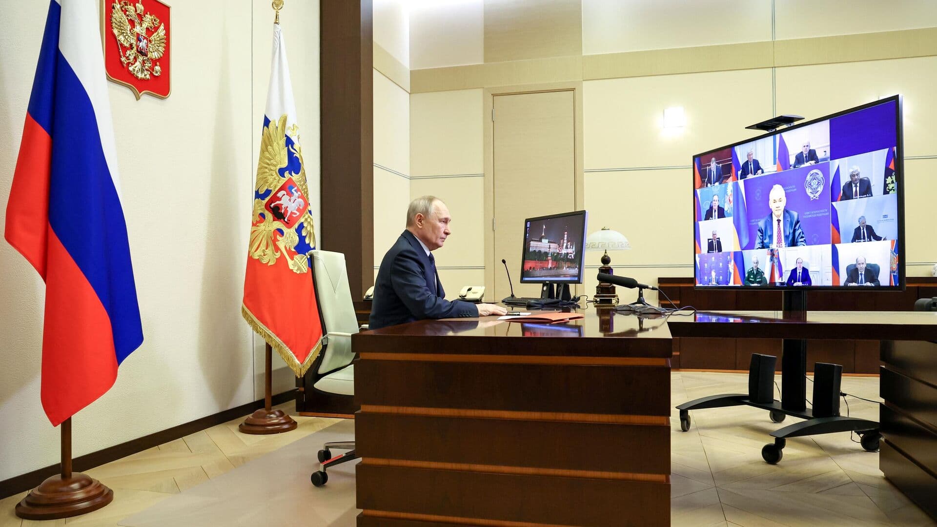 Путин провел совещание с постоянными членами Совбеза