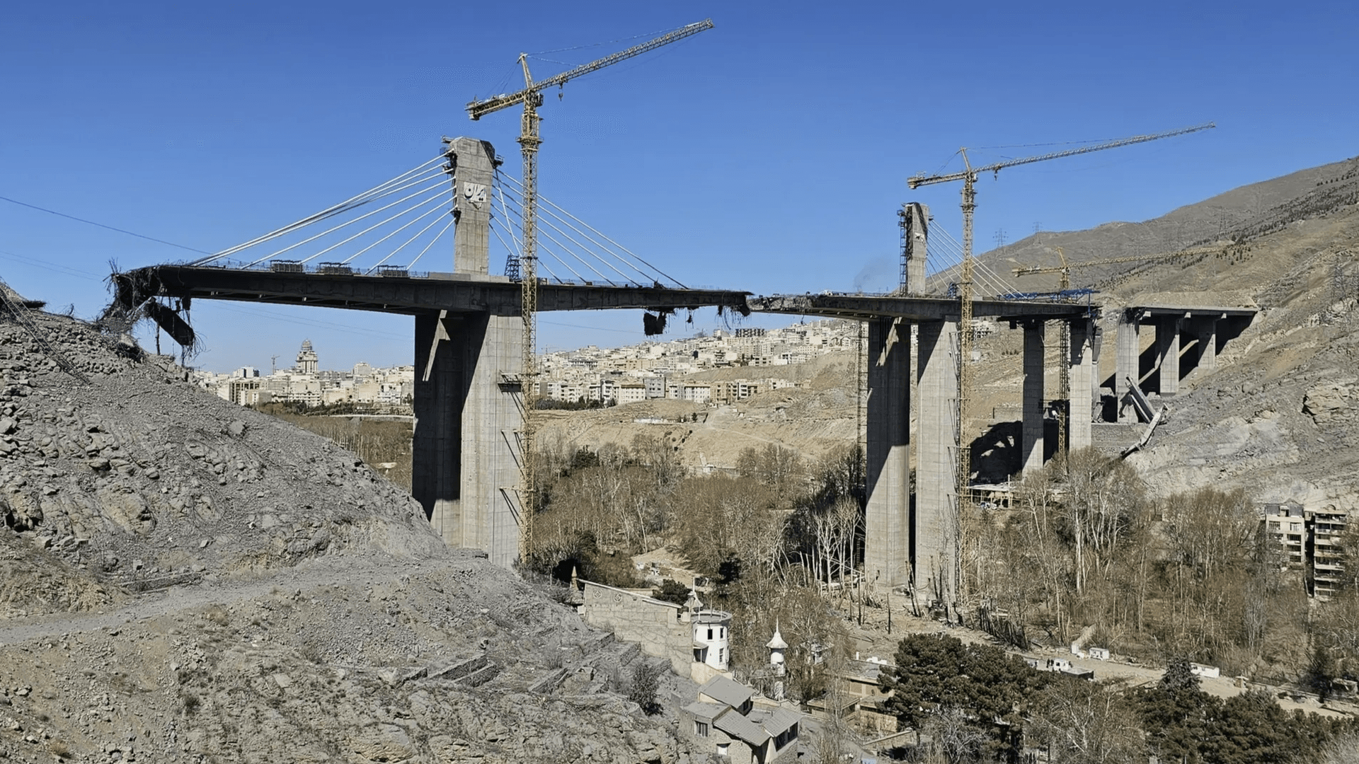 Число погибших при атаке на мост в Иране возросло до 13, пишут СМИ