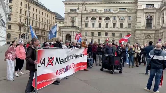 В Вене прошел митинг против антироссийских санкций