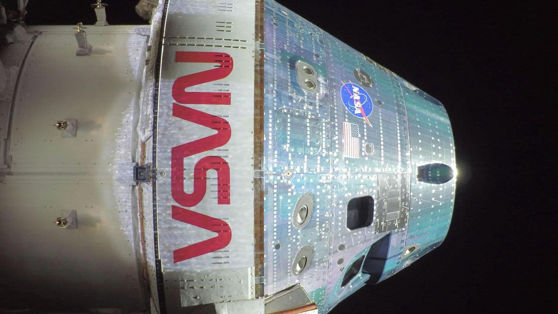 Астронавты, облетевшие Луну в рамках миссии Artemis II, вернулись на Землю