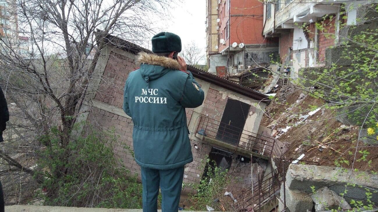 В Махачкале обрушился дом после ливня