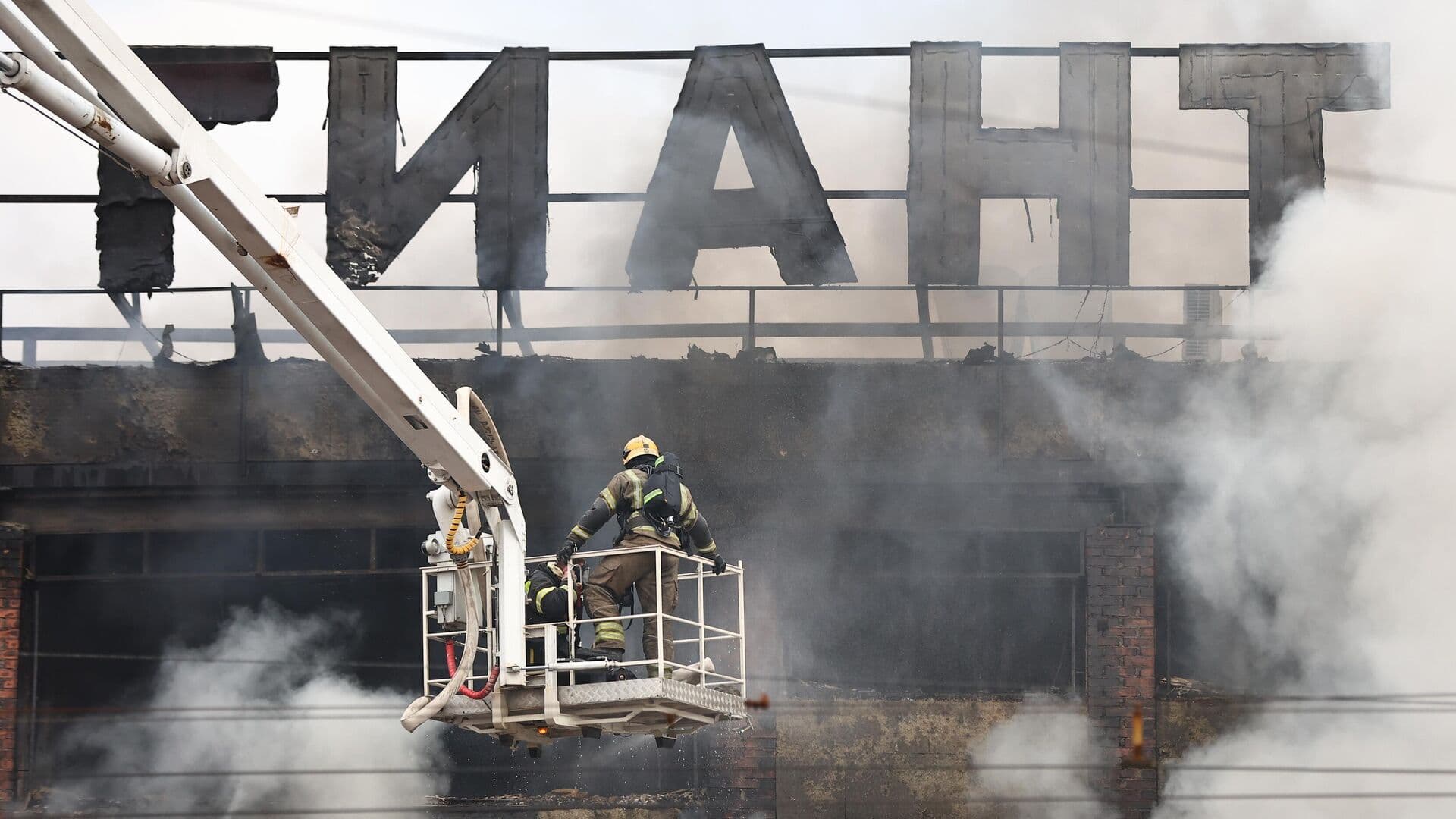 В Калининграде при пожаре в ТЦ пострадали два человек