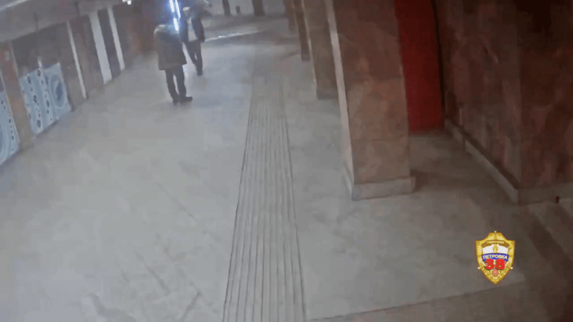 Мужчина отобрал телефон у москвича и получил ножевое ранение