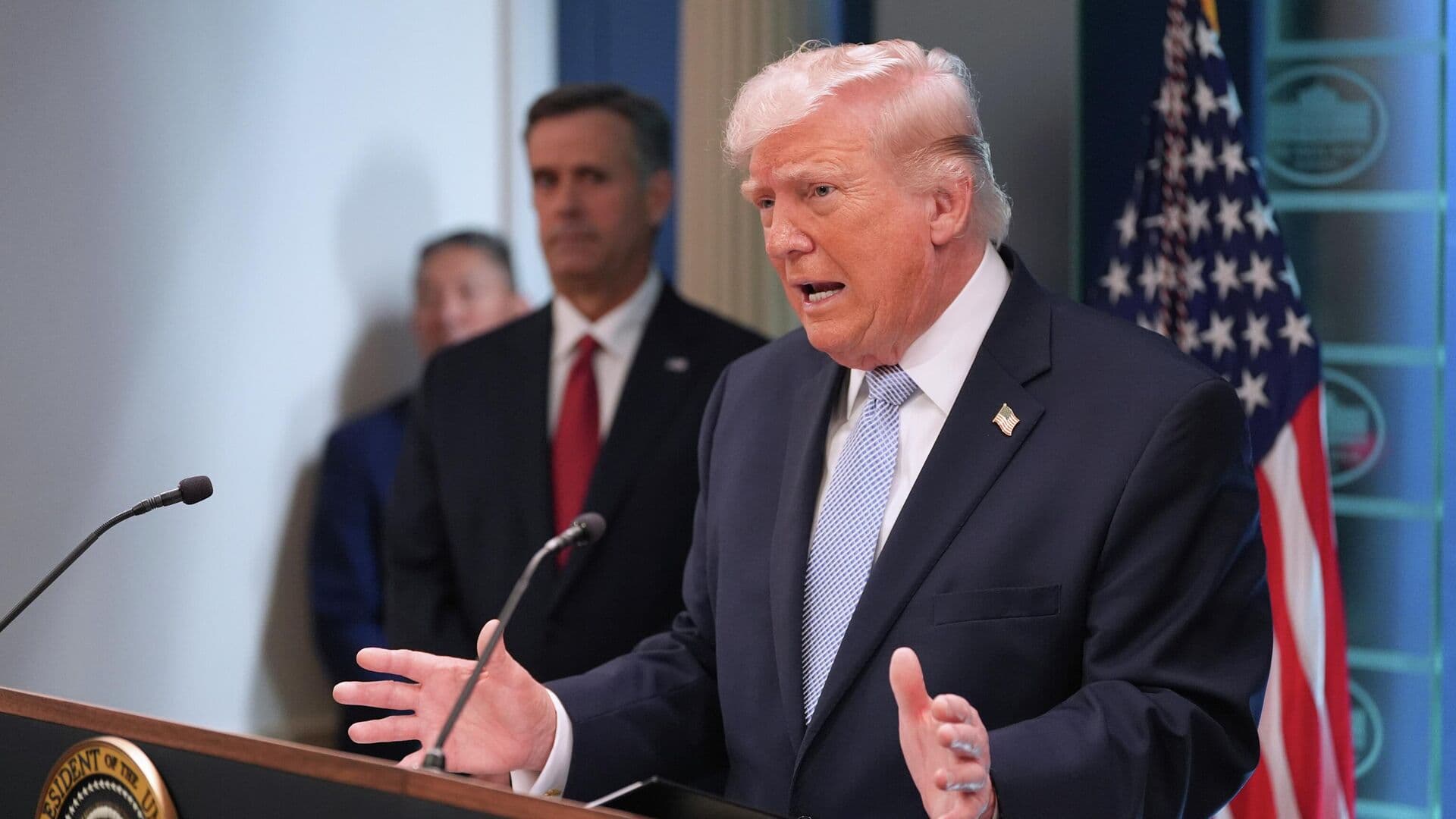 Трамп пригрозил тюрьмой журналисту, рассказавшему о спасении пилота