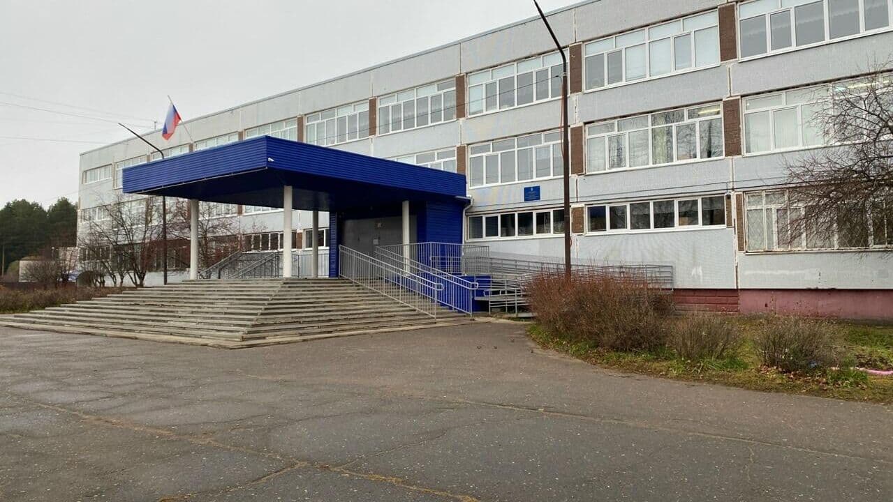 Учеников пермской школы отправят на дистант после нападения на педагога