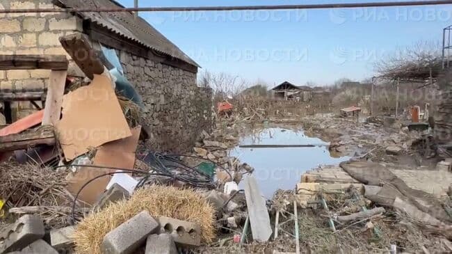 Сотни жителей Дагестана пришли на помощь пострадавшим от прорыва дамбы