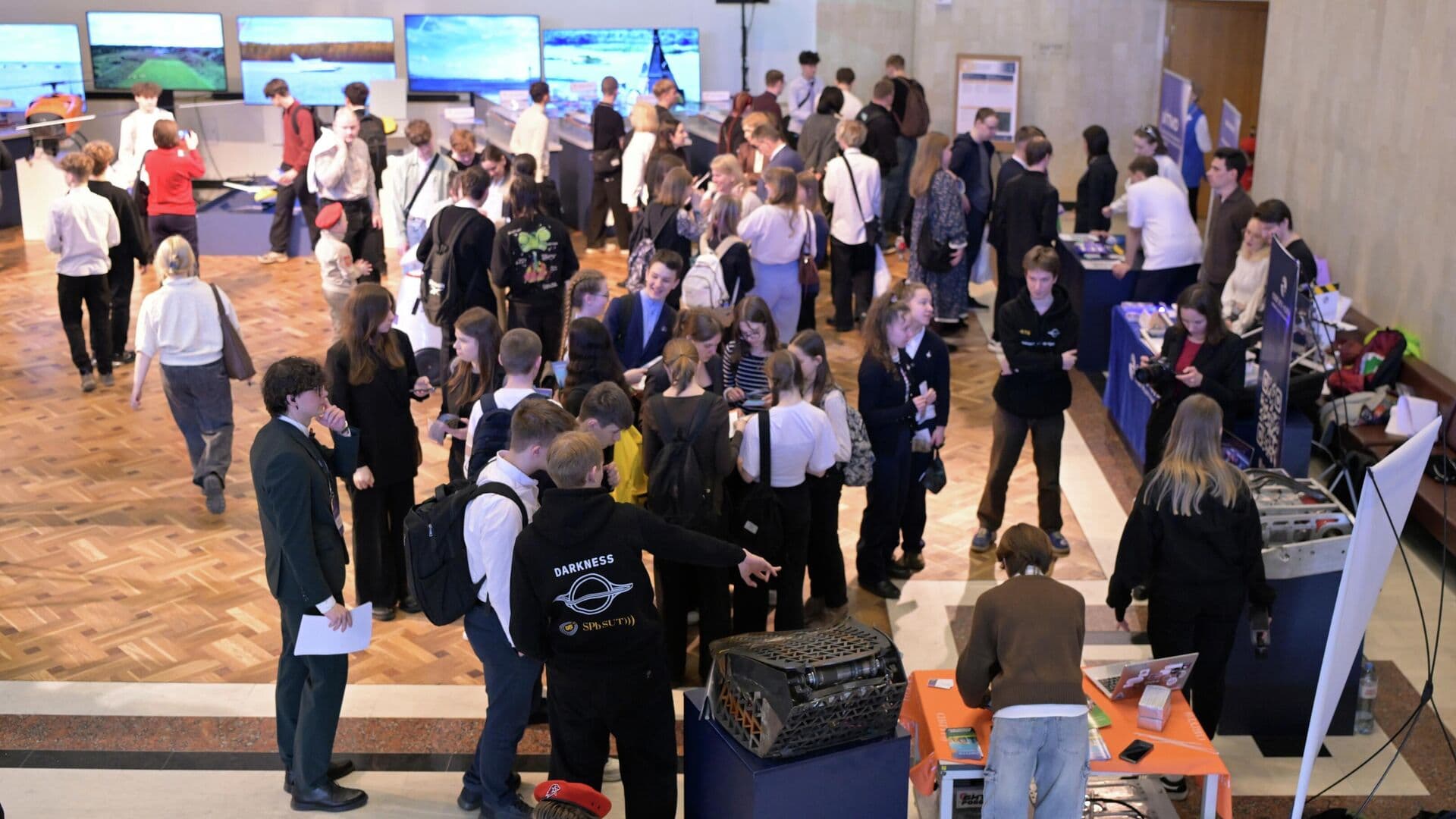 Более 65 школьников стали призерами Юношеской конференции в Петербурге