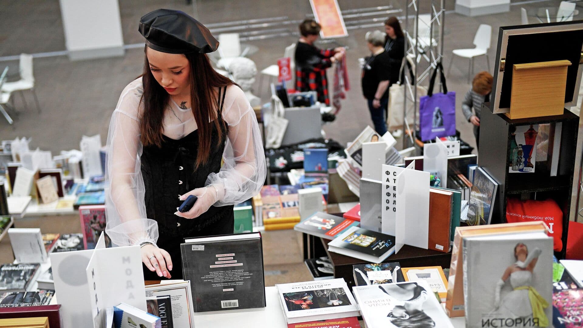 Книги, которые нельзя пропустить: что купить на ярмарке non/fictioN весна