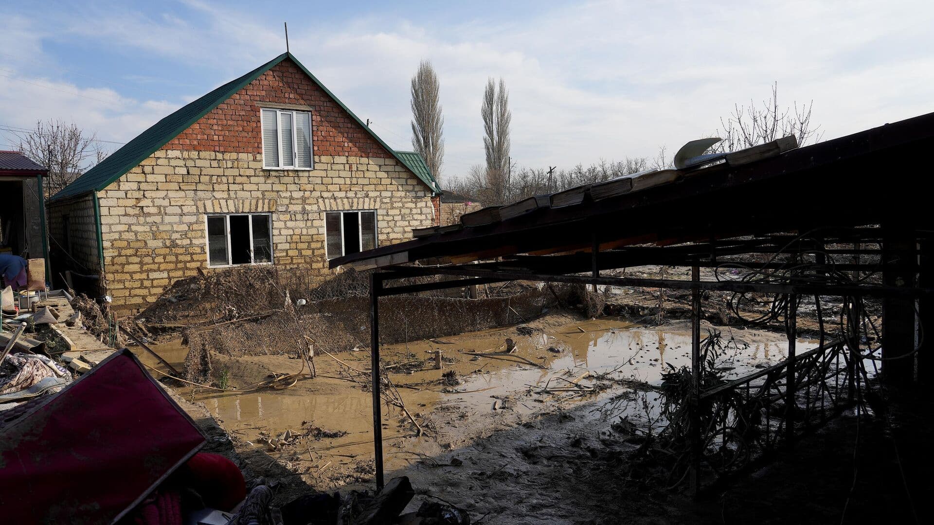 Материалы дела о прорыве плотины в Дагестане направили в СК