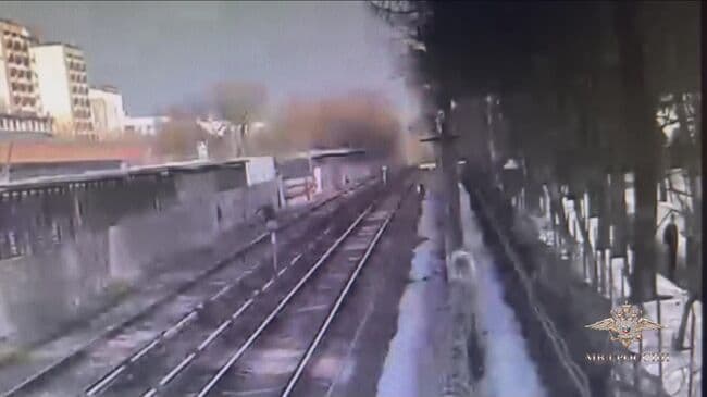 В Москве школьник выстрелил из пневматики в поезд метро