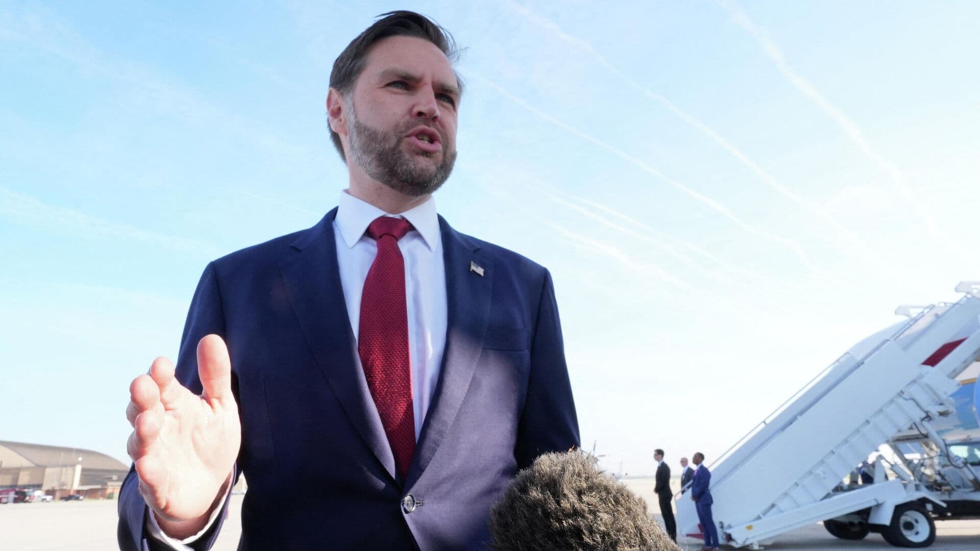 США готовы протянуть руку Ирану, заявил Вэнс