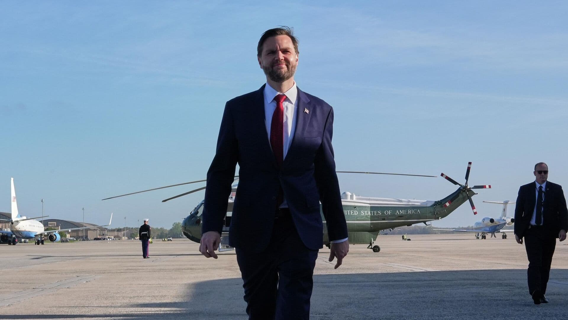 Вэнс надеется на положительный ход переговоров с Ираном