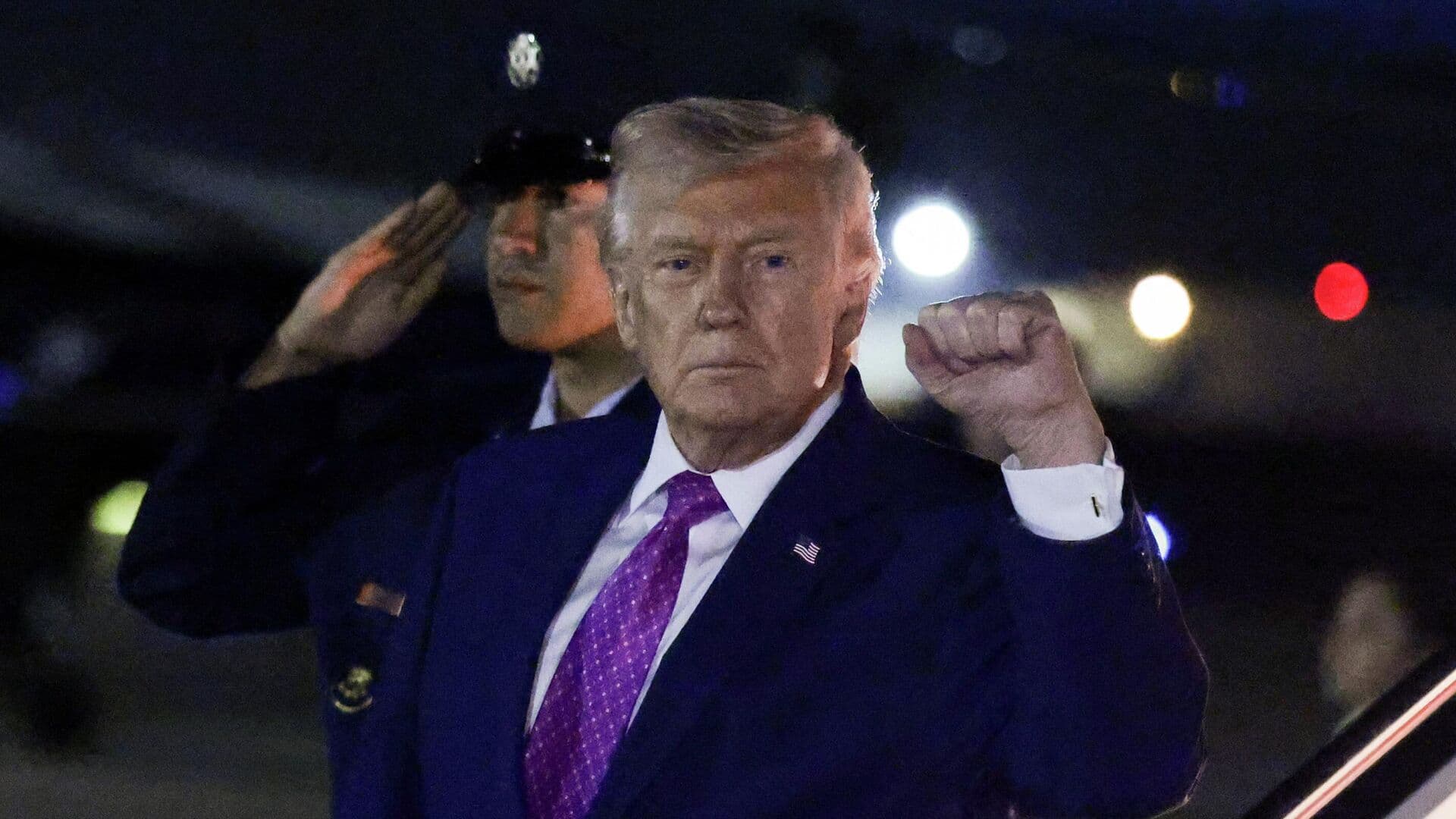 "Я не сдаюсь". На Западе высмеяли объявленное Трампом перемирие