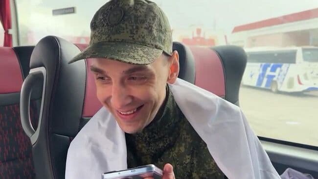 "Отставить слезы": Минобороны показало созвоны возвращенных из плена