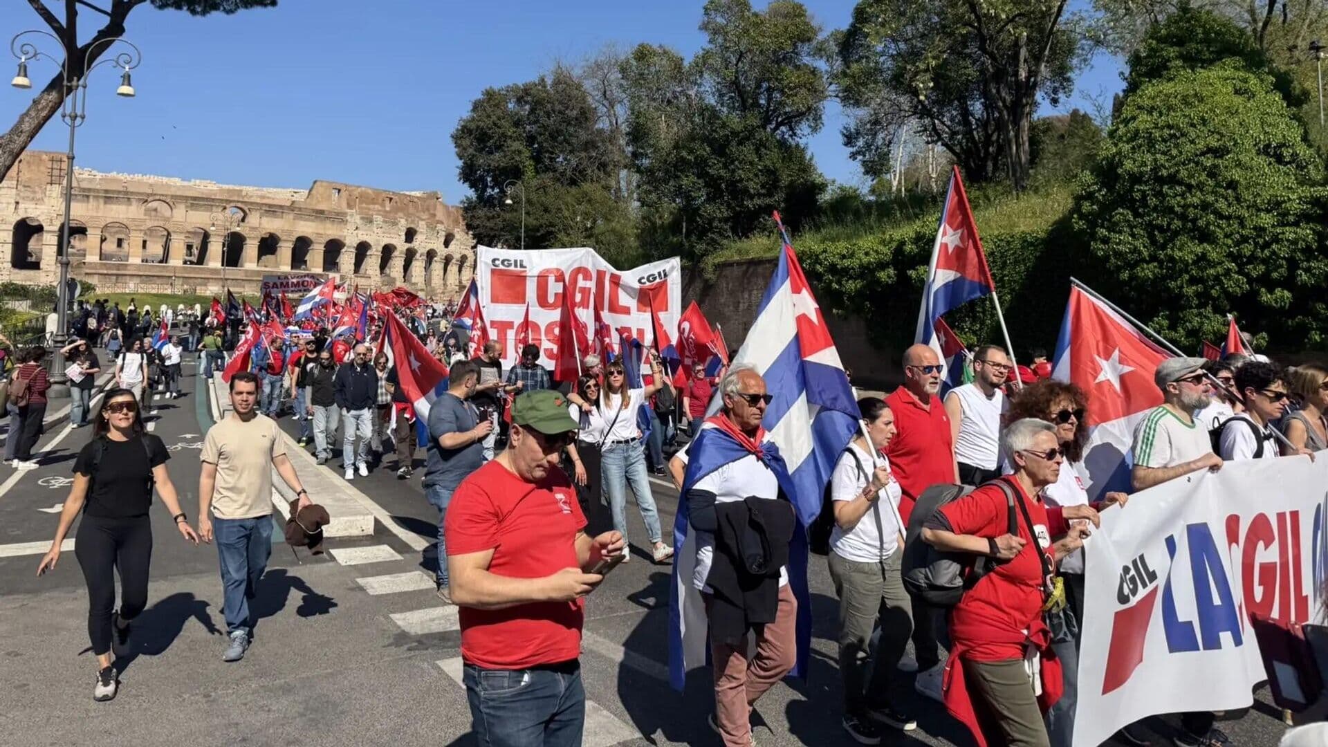 В Риме прошло многотысячное шествие в поддержку Кубы