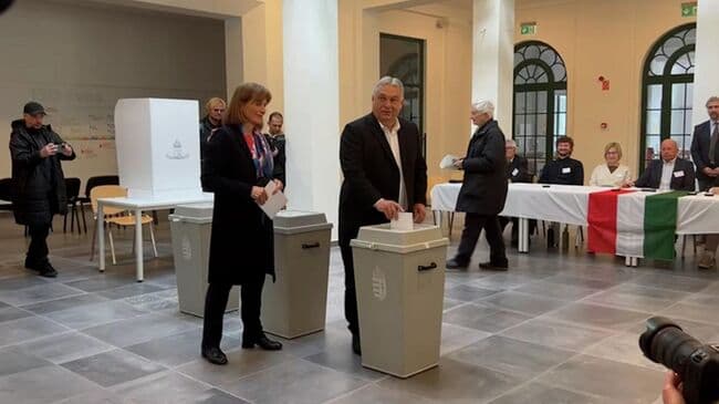 Орбан с женой проголосовали на парламентских выборах
