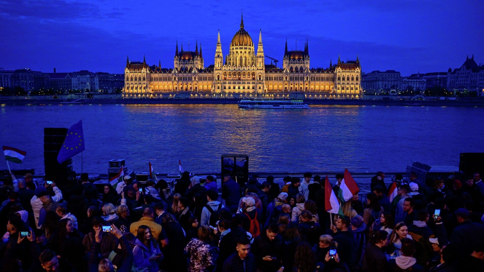 Партия "Тиса" предварительно получает 128 мест в парламенте Венгрии