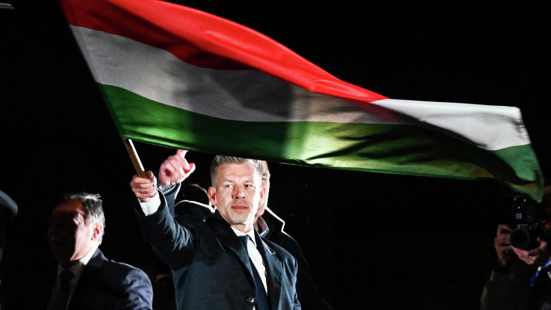 Реакция ЕК на итоги выборов в Венгрии настораживает, считает Ле Пен