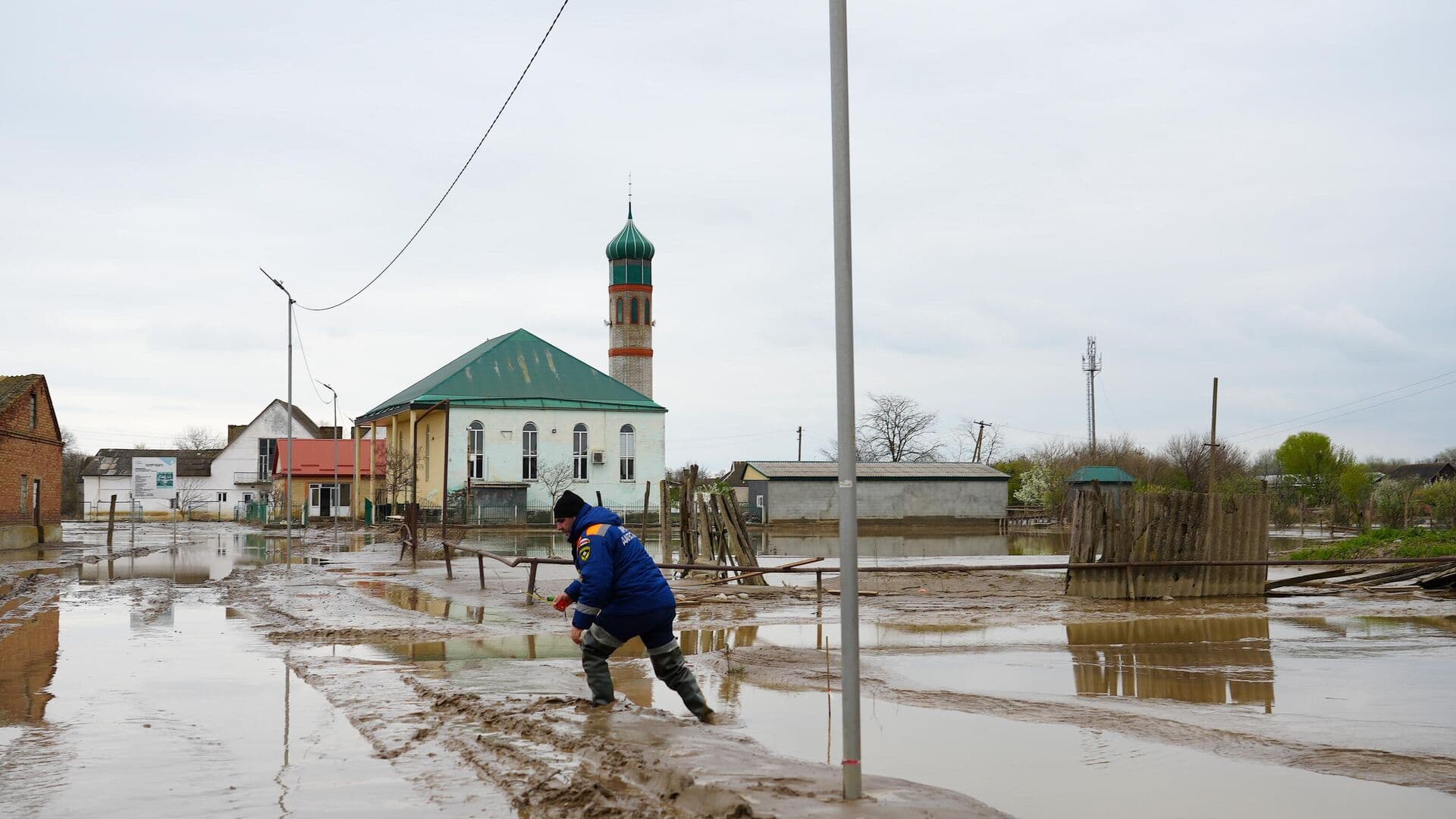 Тульские спасатели прибыли в Дагестан для помощи после паводков