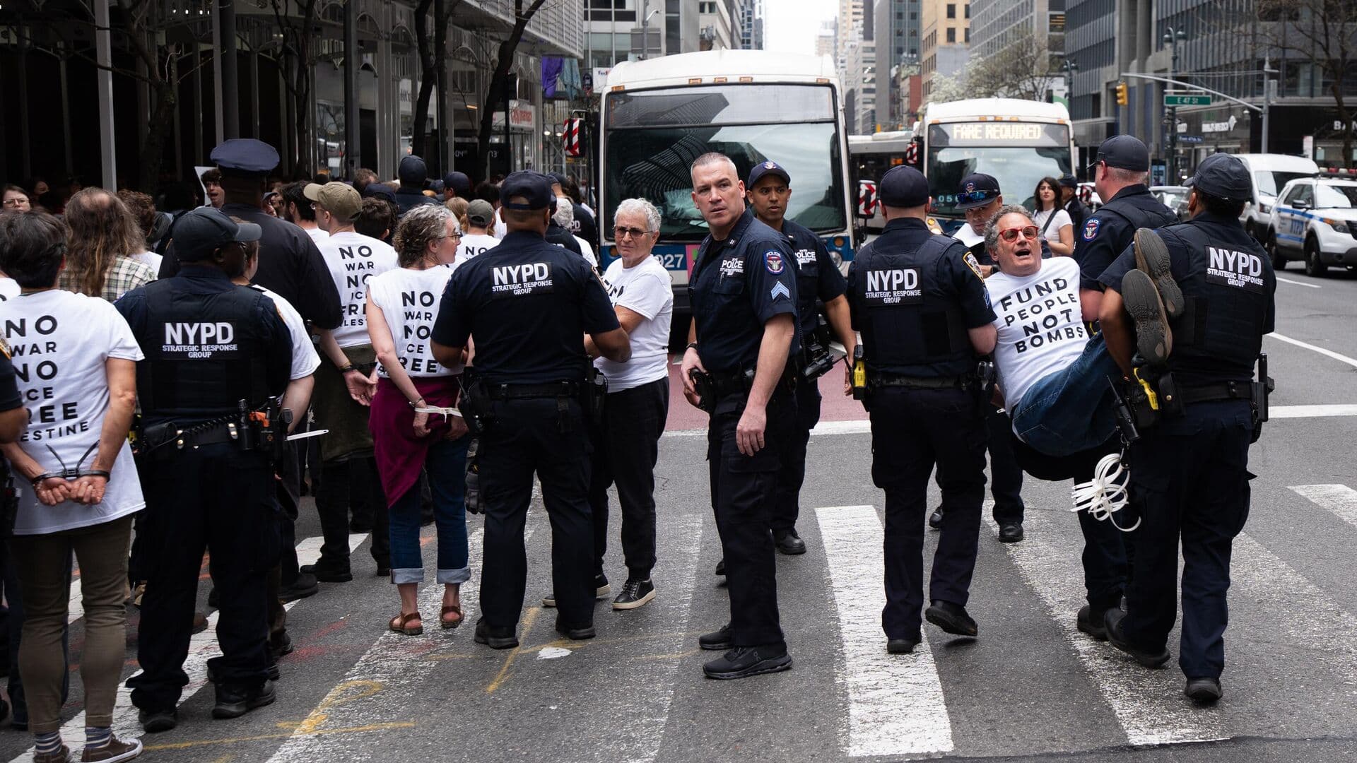 В Нью-Йорке задержали 90 протестующих против военных поставок Израилю