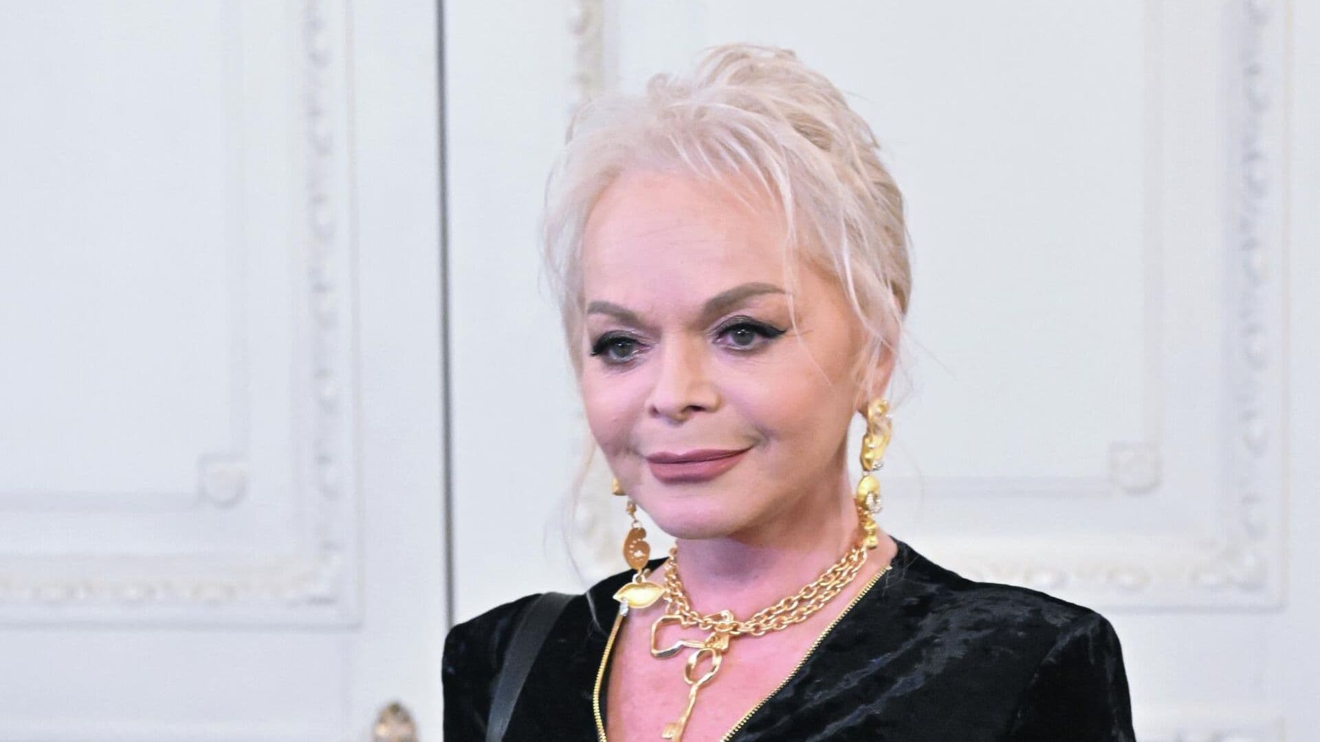 Суд в Москве рассмотрит иск Долиной к мошенникам