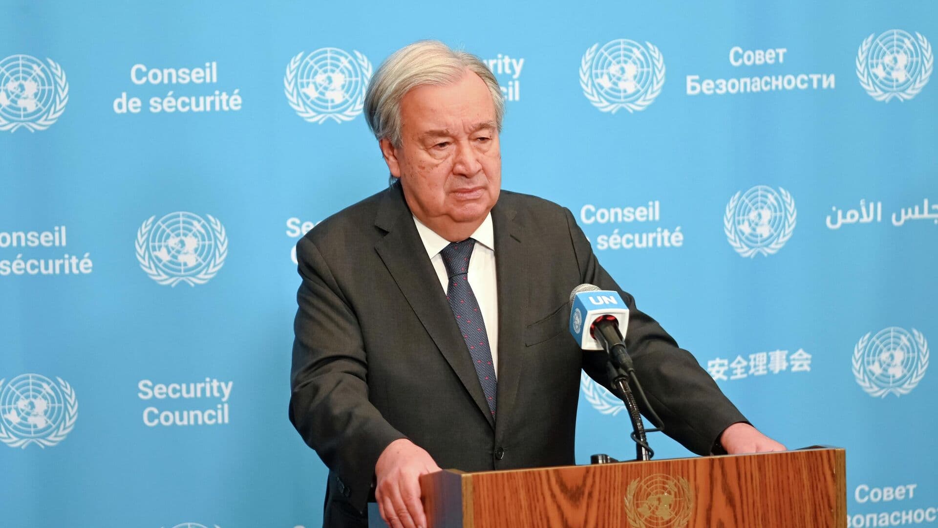 Ядерная угроза усиливается новыми опасностями от ИИ, заявил Гутерреш