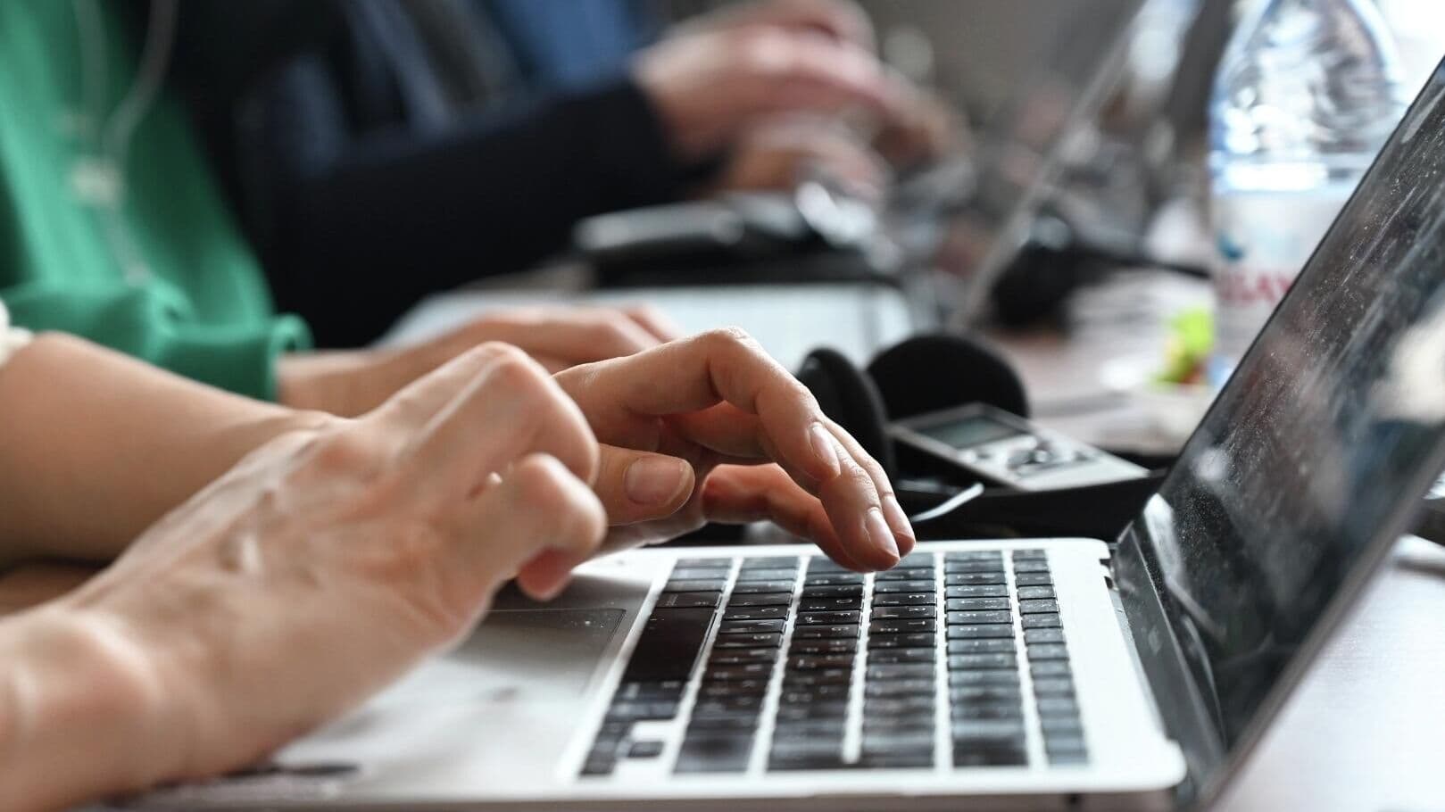 Опрос показал мнение россиян об ограничении нежелательного контента детям