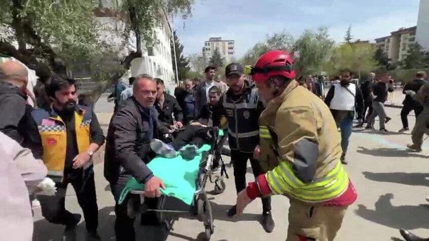 Жертвами стрельбы в турецкой школе стали четыре человека