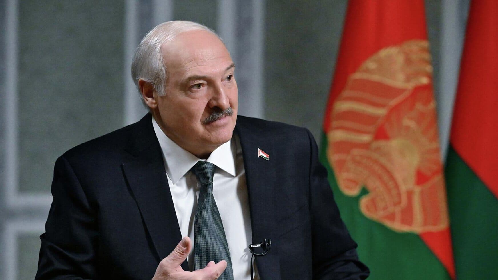 Лукашенко объяснил многовекторность белорусской внешней политики