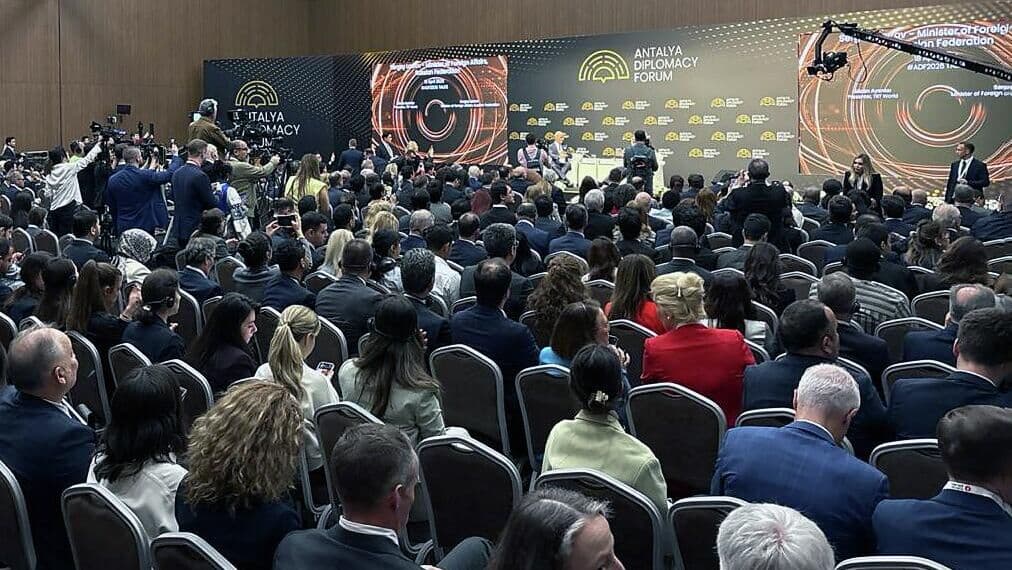 Лавров назвал цель операции США в Иране