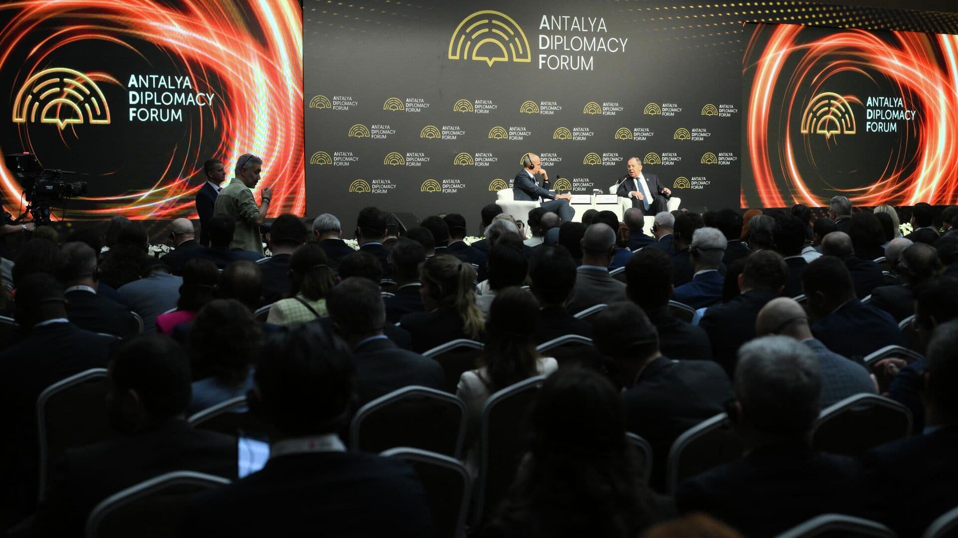 Лавров прокомментировал идею провести саммит стран Совбеза ООН