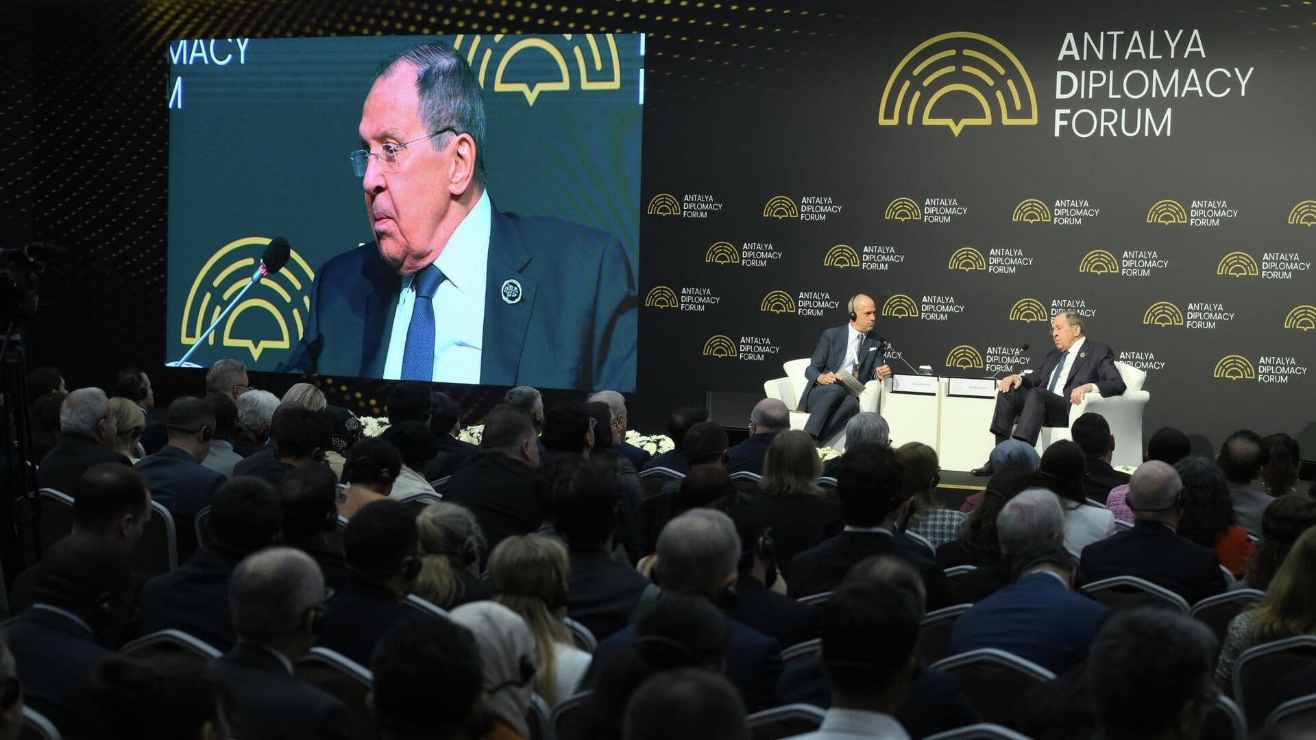 Лавров призвал не упускать из виду ситуацию в Сирии