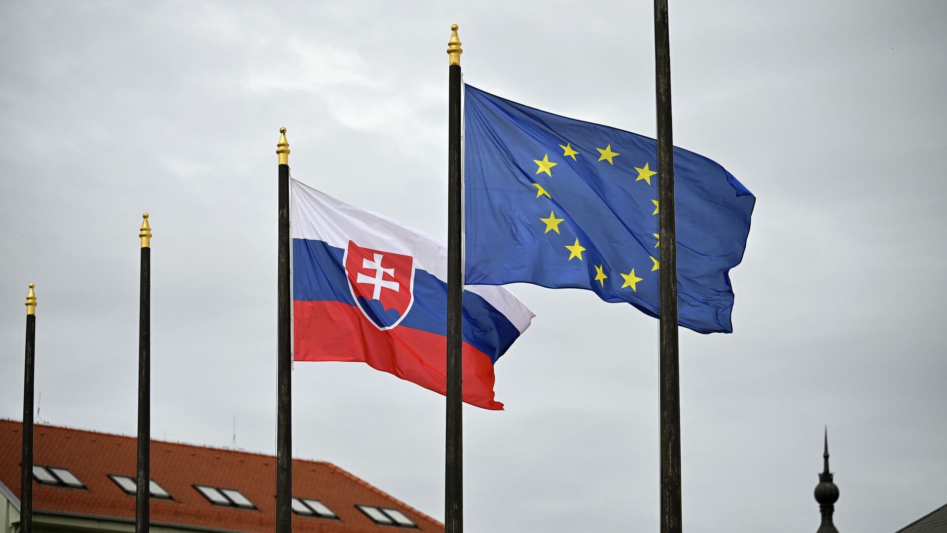 Глава МИД Словакии заявил, что Братислава не участвует в кредите ЕС Украине