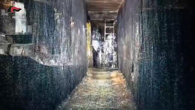 Грабители в Неаполе вручную прокопали 12-метровый тоннель под банком